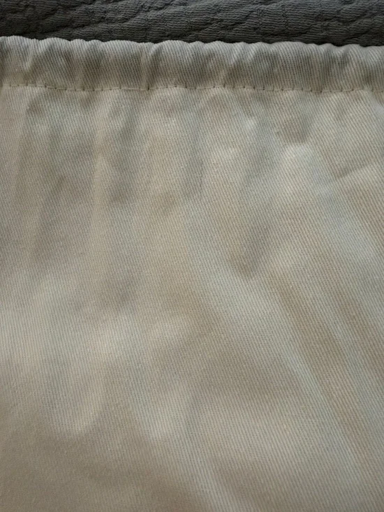 Fendi Drawstring Dust Bag in Cream with Black Logo - Picture 4 of 6